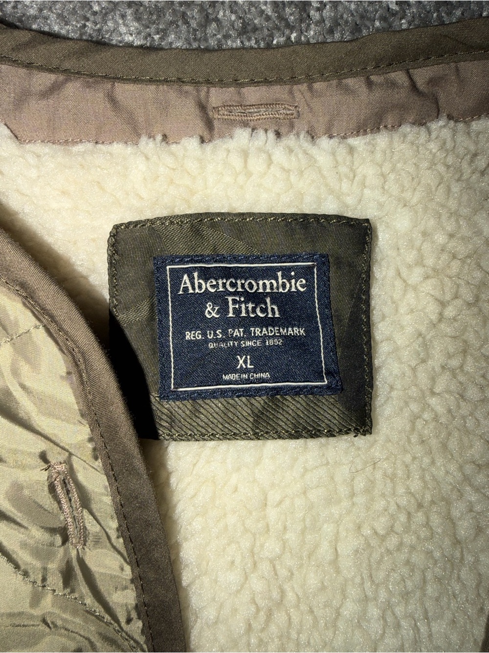 Abercrombie & Fitch Olive and Cream Sherpa-Lined Vest - Picture 2 of 7